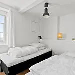 Apartamento 2 Bedroom Awesome In *