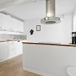 2 Bedroom Awesome In