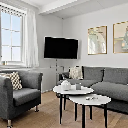 アパート 2 Bedroom Awesome In