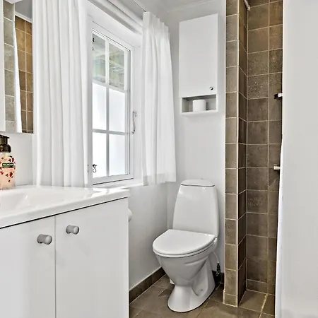 2 Bedroom Awesome In *