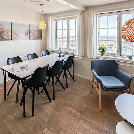 2 Bedroom Awesome In Apartamento