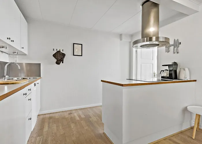 2 Bedroom Awesome In 스바네케