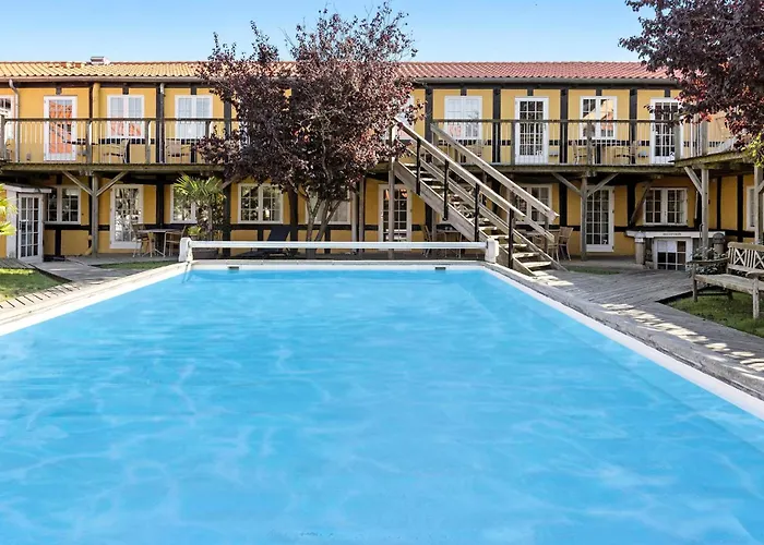 2 Bedroom Awesome In *